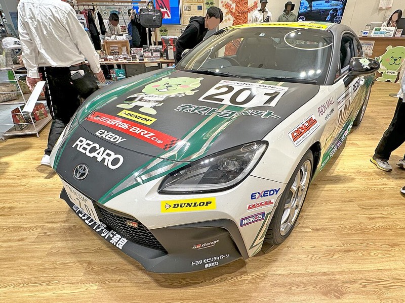 ワンメイク車両の例: トヨタ GR86 / スバル BRZ Cup車両